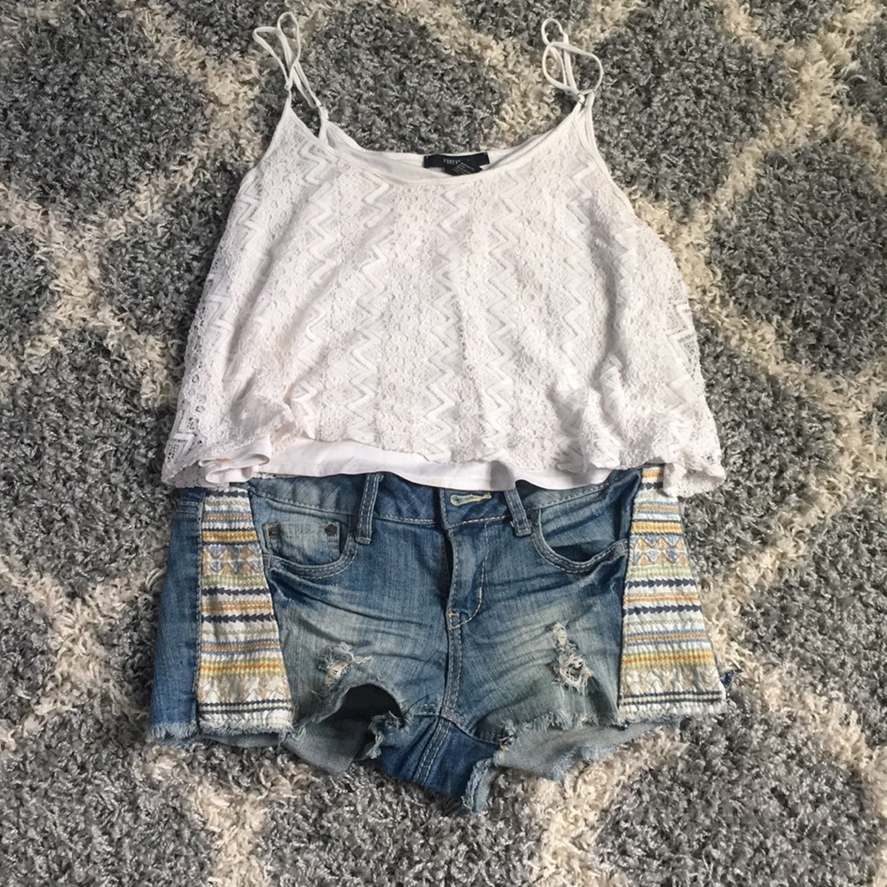 Fun shorts with cool design!